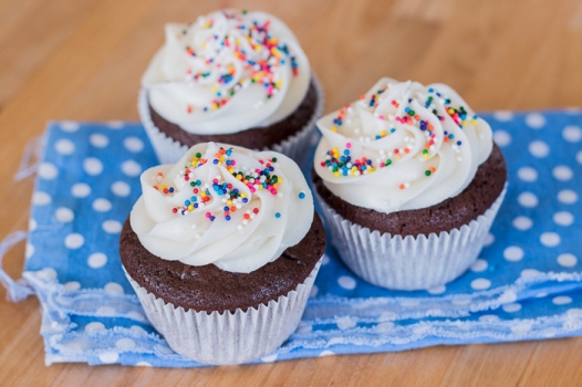 simple-chocolate-cupcakes-1